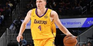 开云-一日三练？每天如此？克内克特投篮13中3！三分6中0！