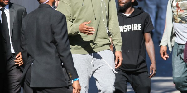 开云体育-网友：我从未@KD却老被他回复 他需要帮助 KD：我好得很兄弟😁