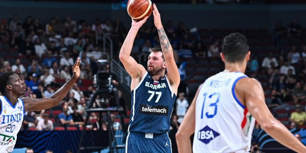 kaiyun体育app-东契奇减重成效显著：速率与耐力增强为湖人赛季前景注入新动能