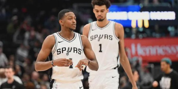 字母哥加入马刺，锡安加入雄鹿，美媒提议雄鹿三队交易送走字母哥