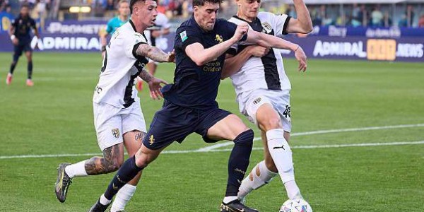 kaiyun网站-保级队送图多尔首败，尤文争四岌岌可危