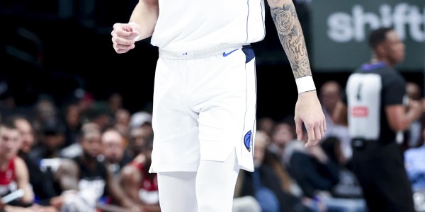 开云入口-28岁去年才打上NBA！美记：湖人与中锋凯勒-凯利签下训练营合同