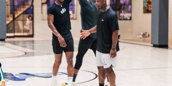 kaiyun体育app-勇士队自媒体发布巴特勒与追梦联合训练瞬间 激情对练中击掌彰显默契