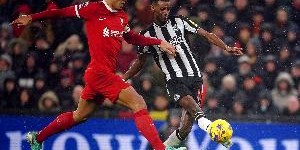 kaiyun网站-77场英超进50球！英媒：利物浦愿意加入球员交换求购伊萨克