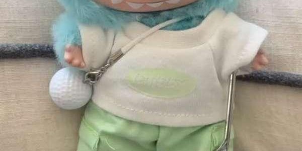 开云体育-顶级带货！NBA球星詹姆斯晒拉布布玩偶